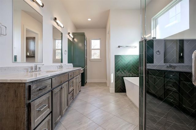 8001 Amber Ridge Drive, Edmond, OK 73034