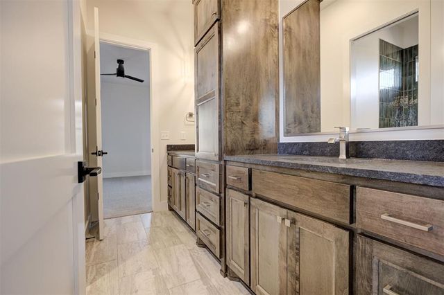 8001 Amber Ridge Drive, Edmond, OK 73034