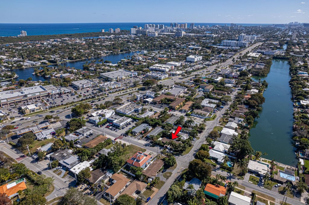 2000 NE 18th Street East, Fort Lauderdale, FL 33305