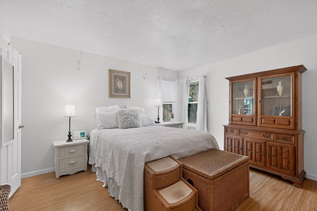 2961 Plaza Blanca, Santa Fe, NM 87507