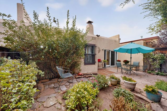 2961 Plaza Blanca, Santa Fe, NM 87507