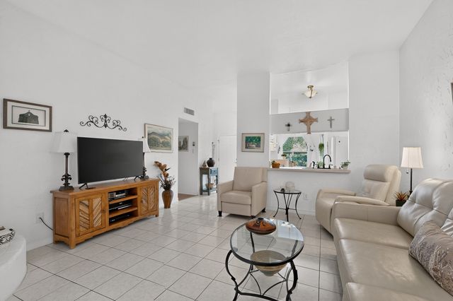 2961 Plaza Blanca, Santa Fe, NM 87507