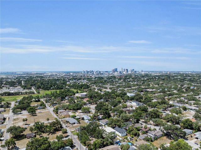 2404 CASSELL, Tampa, FL 33605