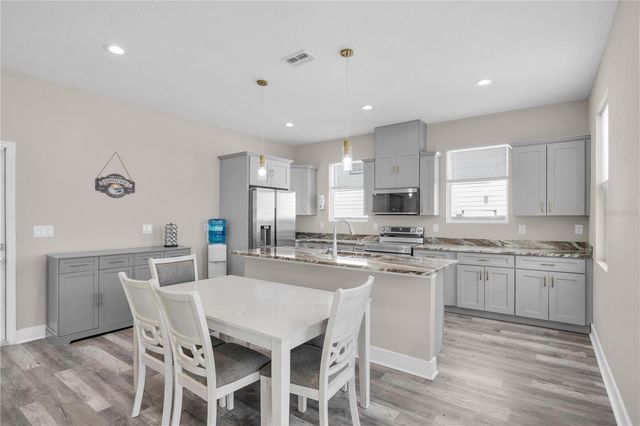 2404 CASSELL, Tampa, FL 33605