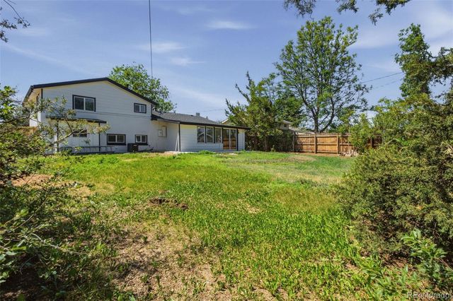 672 Elkhart Street, Aurora, CO 80011