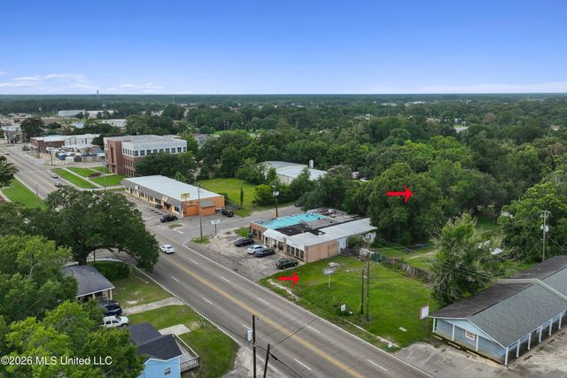 1918 Pass Road, Gulfport, MS 39501
