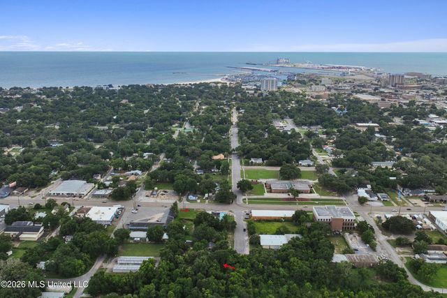 1918 Pass Road, Gulfport, MS 39501