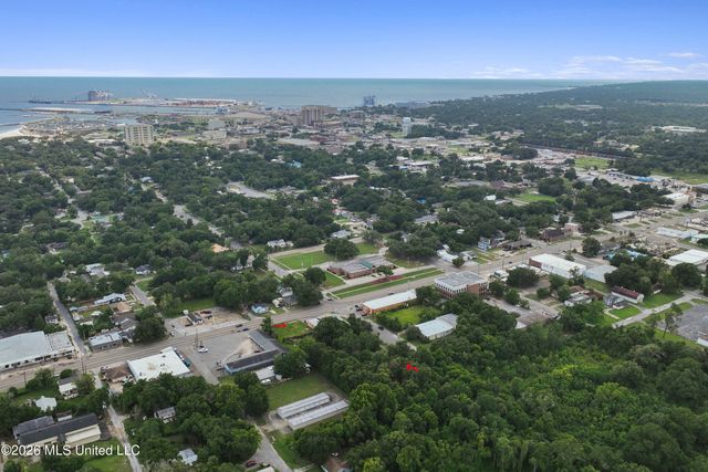 1918 Pass Road, Gulfport, MS 39501