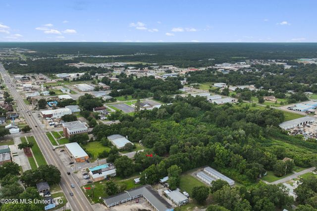 1918 Pass Road, Gulfport, MS 39501