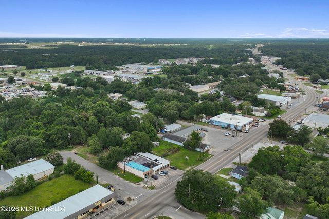 1918 Pass Road, Gulfport, MS 39501
