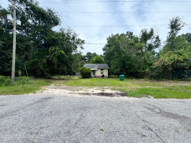 1918 Pass Road, Gulfport, MS 39501