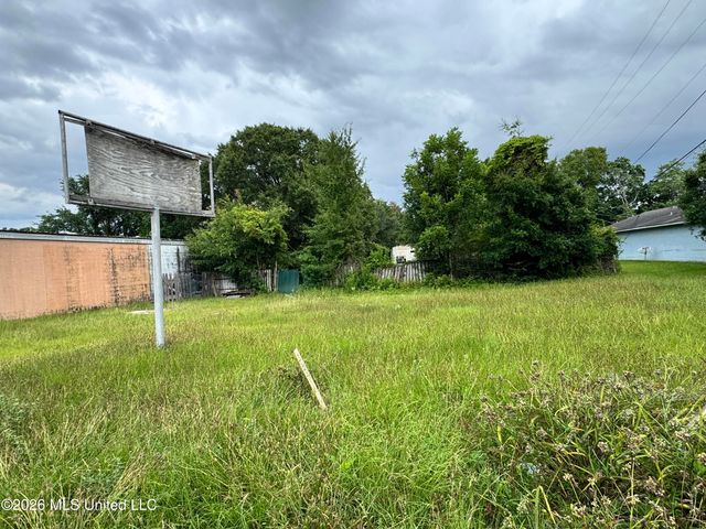 1918 Pass Road, Gulfport, MS 39501