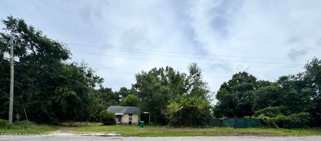1918 Pass Road, Gulfport, MS 39501
