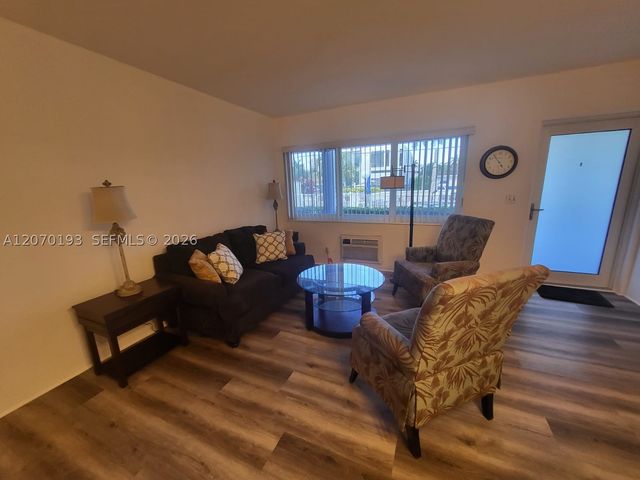 600 Layne Blvd 118, Hallandale Beach, FL 33009