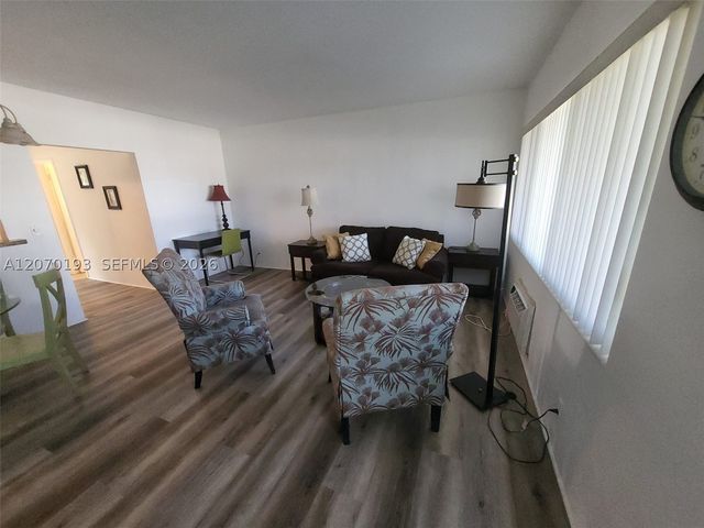 600 Layne Blvd 118, Hallandale Beach, FL 33009