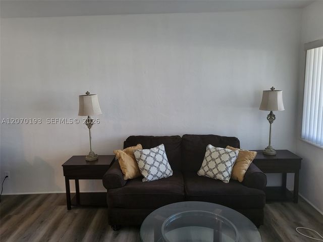 600 Layne Blvd 118, Hallandale Beach, FL 33009