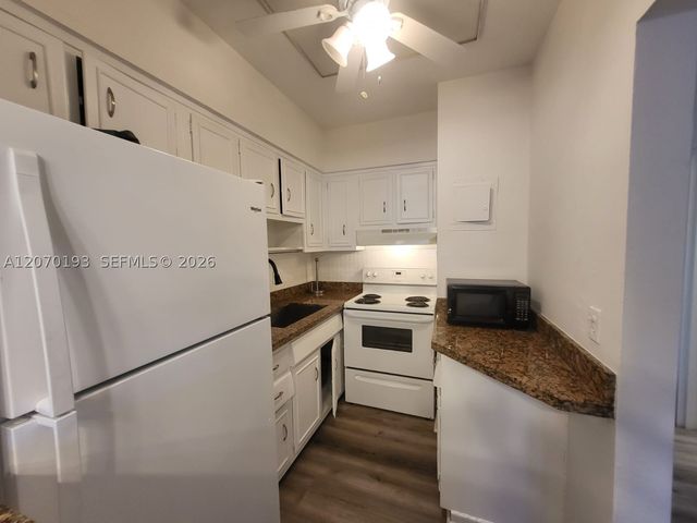 600 Layne Blvd 118, Hallandale Beach, FL 33009