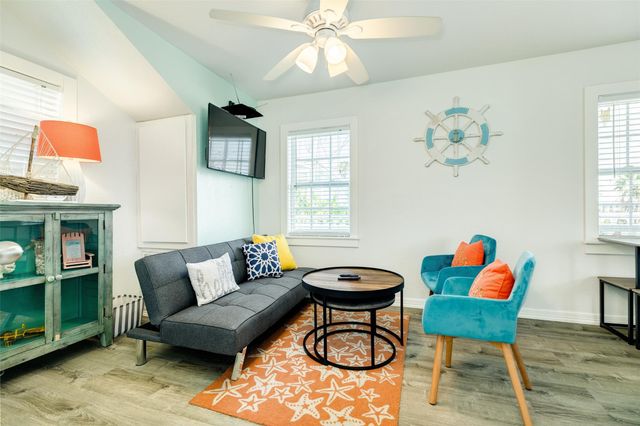 4015 Oleander Drive, Galveston, TX 77554