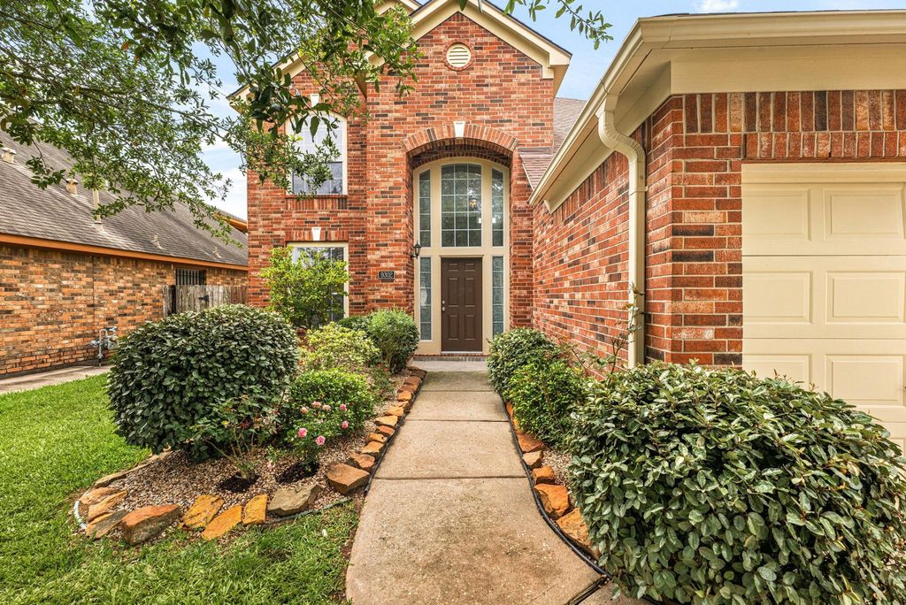 9302 Tracelawn Court, Humble, TX 77396