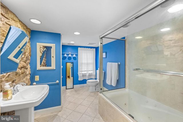 1936 LENAPE RD, West Chester, PA 19382