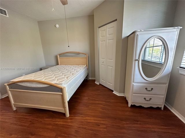 6841 SW 44th St 209, Miami, FL 33155