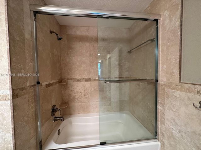 6841 SW 44th St 209, Miami, FL 33155