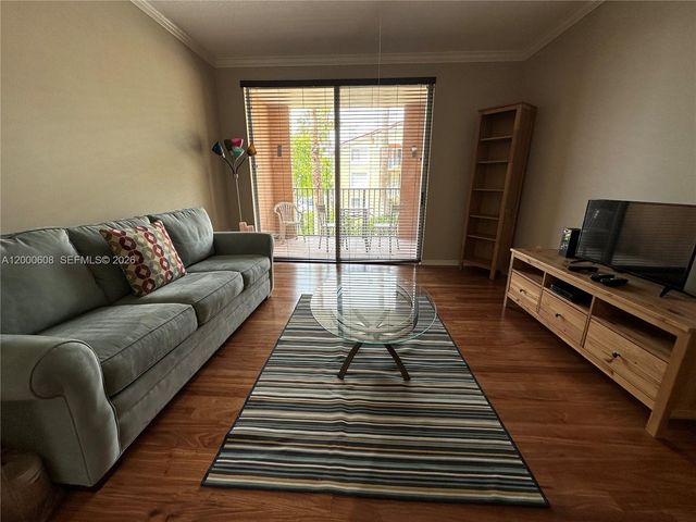 6841 SW 44th St 209, Miami, FL 33155