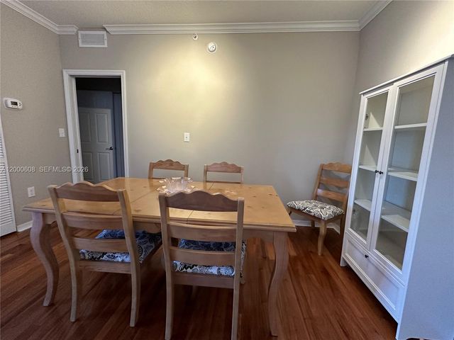 6841 SW 44th St 209, Miami, FL 33155