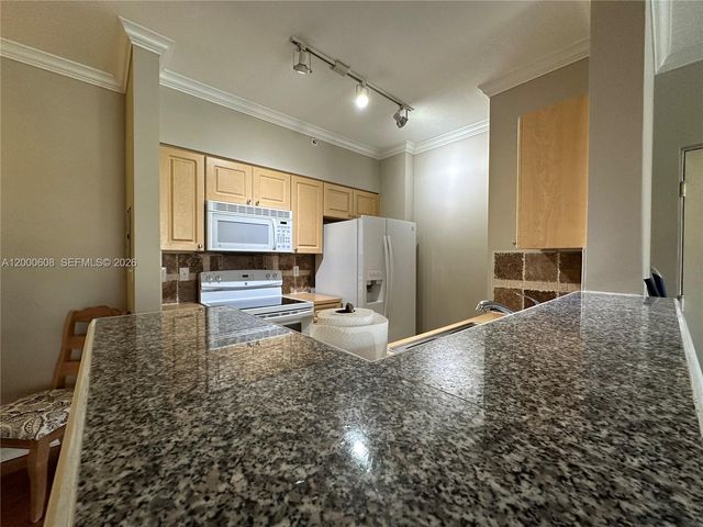 6841 SW 44th St 209, Miami, FL 33155