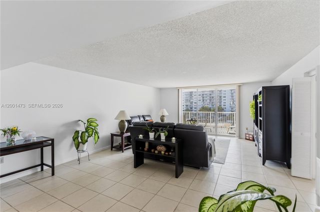 2851 NE 183rd St 502E, Aventura, FL 33160