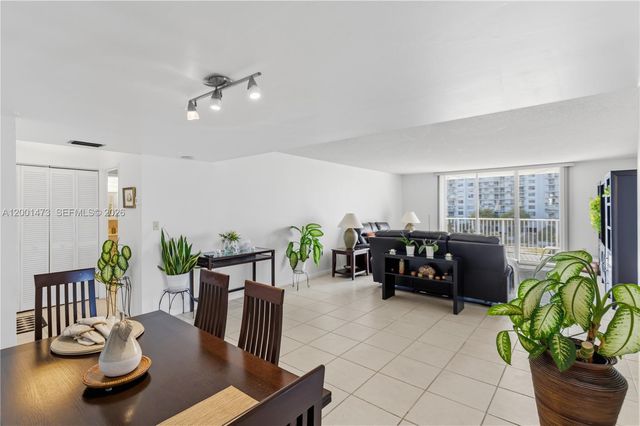 2851 NE 183rd St 502E, Aventura, FL 33160