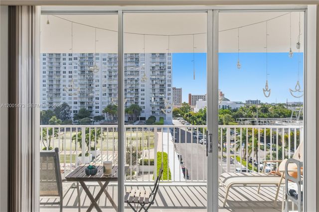 2851 NE 183rd St 502E, Aventura, FL 33160