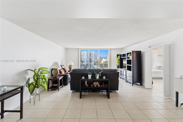 2851 NE 183rd St 502E, Aventura, FL 33160