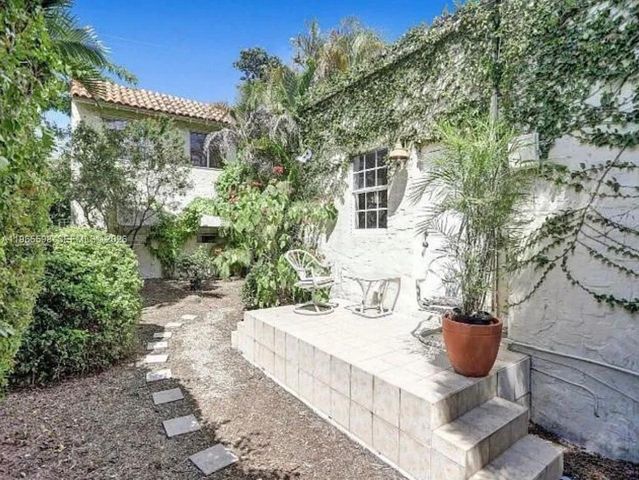 1107 Alhambra Cir, Coral Gables, FL 33134