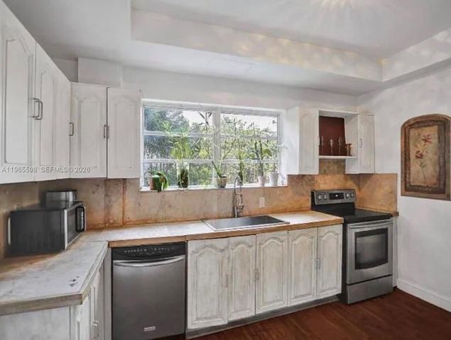 1107 Alhambra Cir, Coral Gables, FL 33134