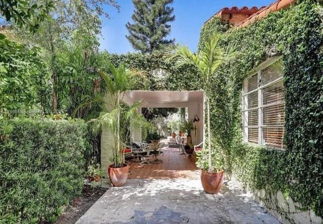 1107 Alhambra Cir, Coral Gables, FL 33134