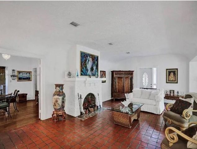 1107 Alhambra Cir, Coral Gables, FL 33134