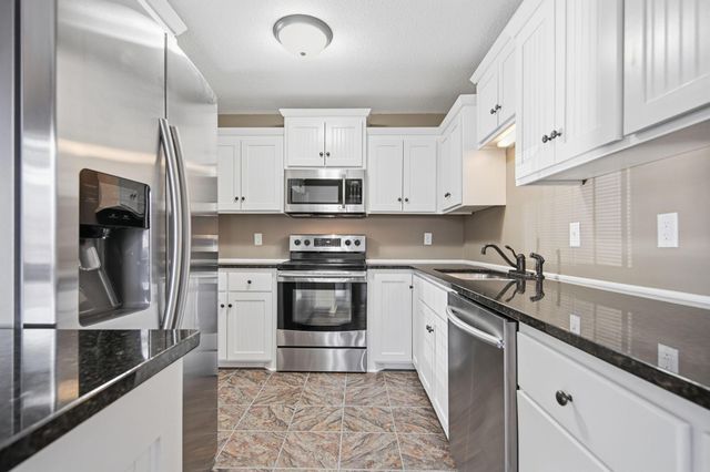 1091 Churchill Place, Shoreview, MN 55126