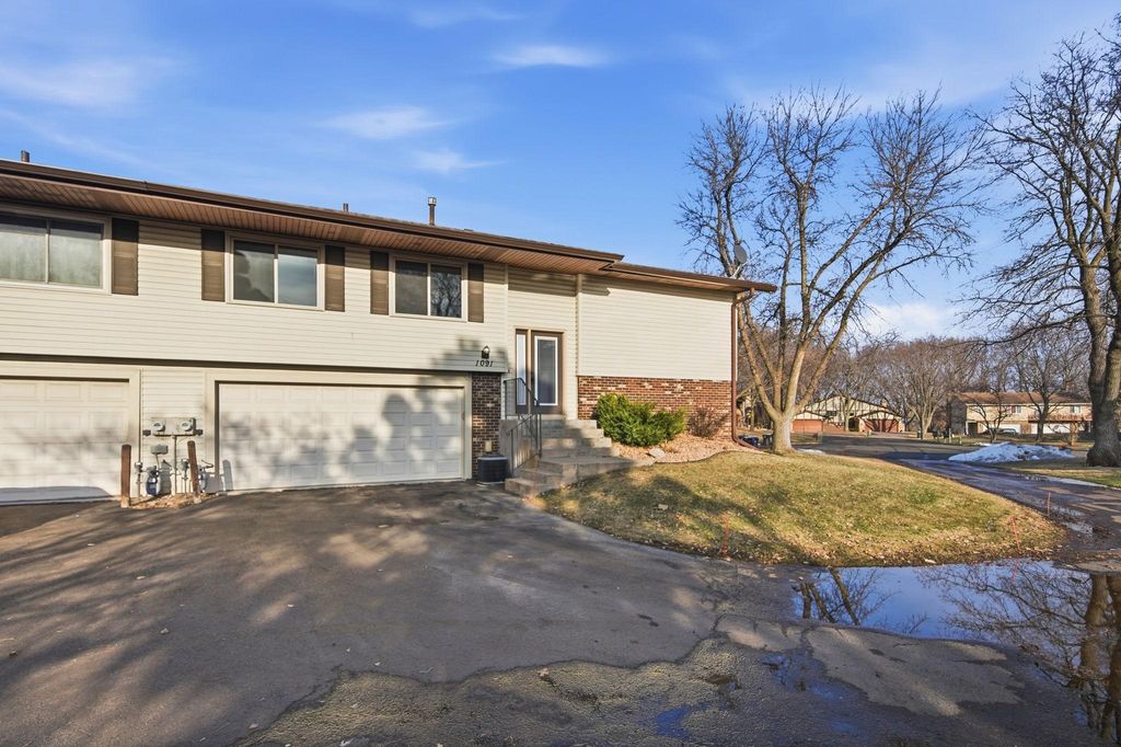 1091 Churchill Place, Shoreview, MN 55126