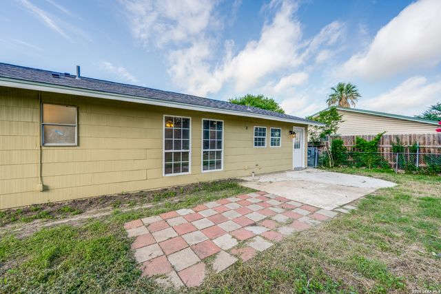 5611 GREEN MANOR ST, San Antonio, TX 78223