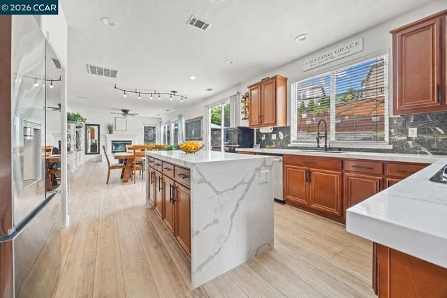 911 Autumn Oak Cir, Concord, CA 94521
