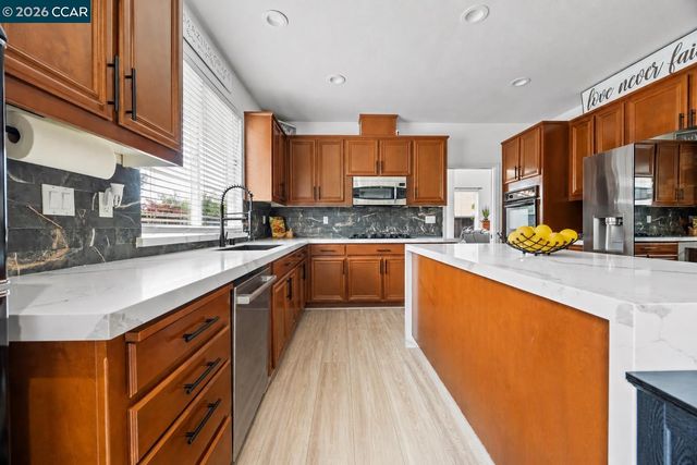 911 Autumn Oak Cir, Concord, CA 94521