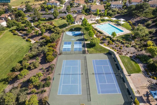 911 Autumn Oak Cir, Concord, CA 94521