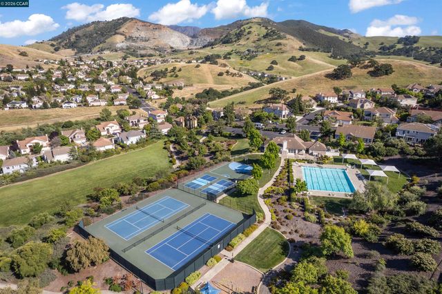 911 Autumn Oak Cir, Concord, CA 94521