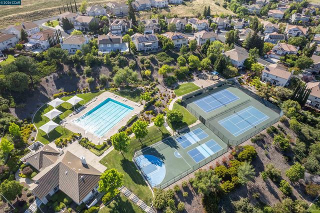 911 Autumn Oak Cir, Concord, CA 94521