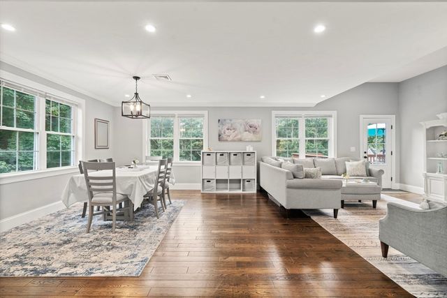 14 Adams St 14, Medfield, MA 02052
