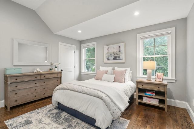 14 Adams St 14, Medfield, MA 02052