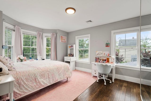14 Adams St 14, Medfield, MA 02052