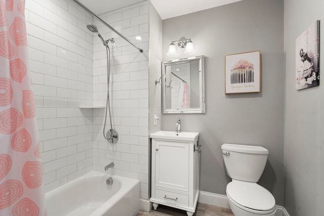 14 Adams St 14, Medfield, MA 02052