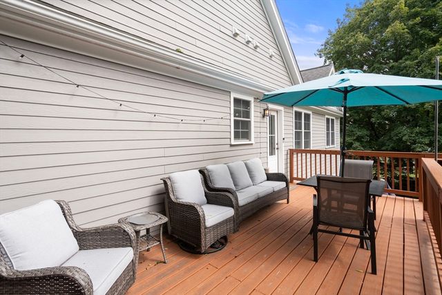 14 Adams St 14, Medfield, MA 02052